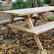 table de pique nique en bois foret